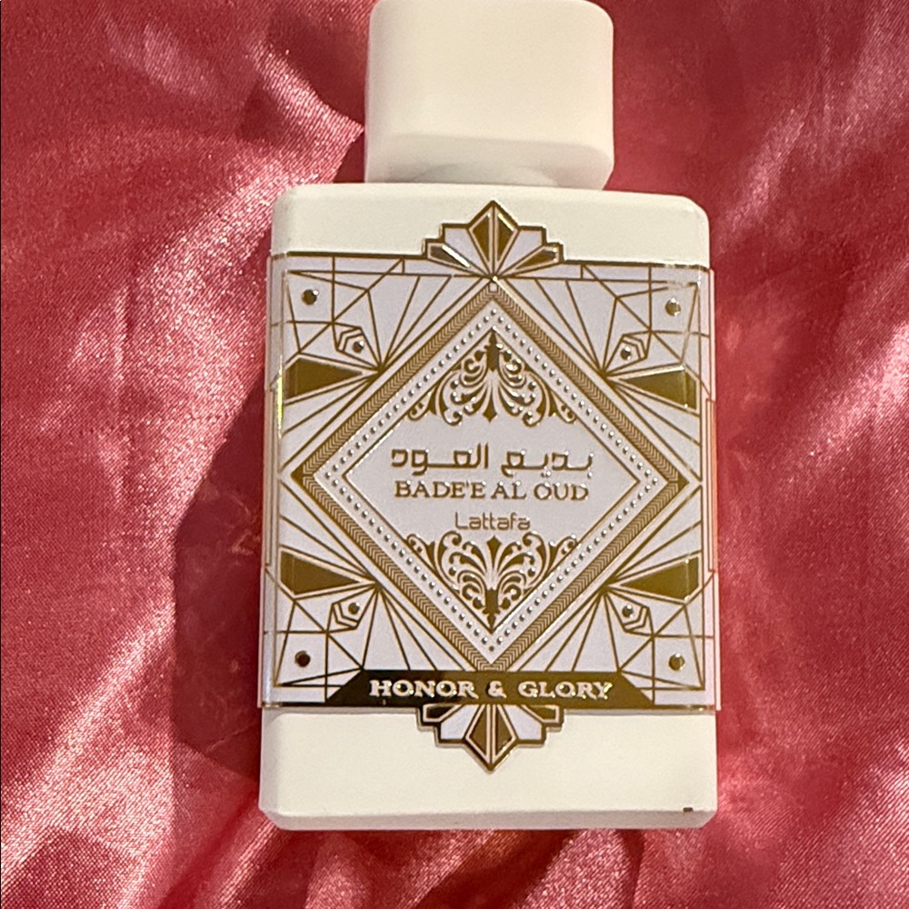 Lattafa Badee Al Oud Honor & Glory White and Gold Body spray NWOT